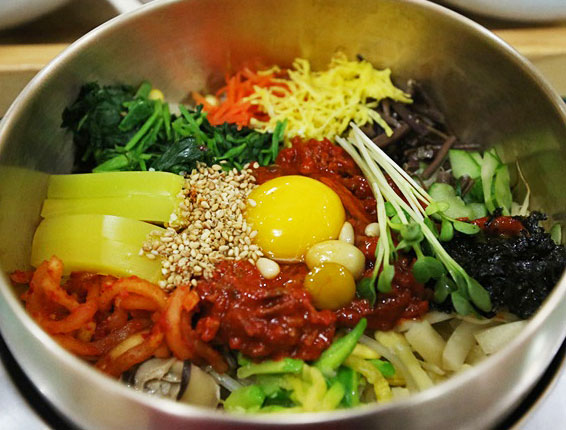 混ぜて食べるピビンバ 韓国の食事 みんなが知りたい韓国文化
